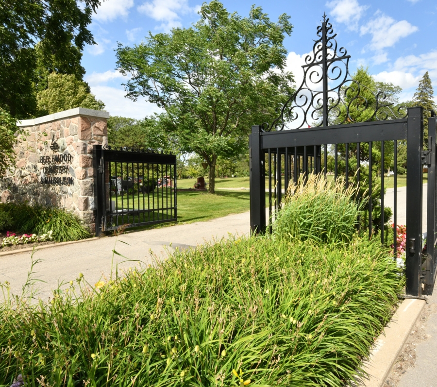 Beechwood Cemetery gates