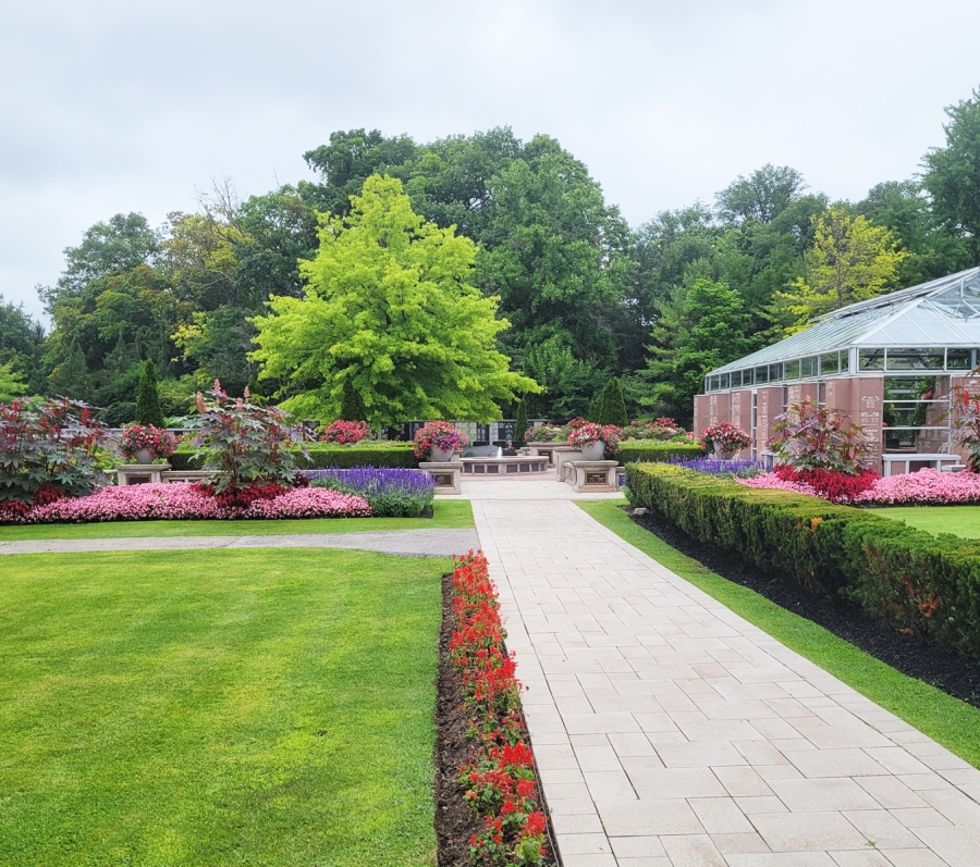 Mount Pleasant Cemetery grounds